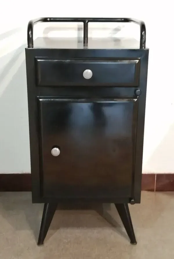 Illustration numéro 3 du produit Chevet noir d'hôpital/ internat tous en métal pied compas 1940 industriel