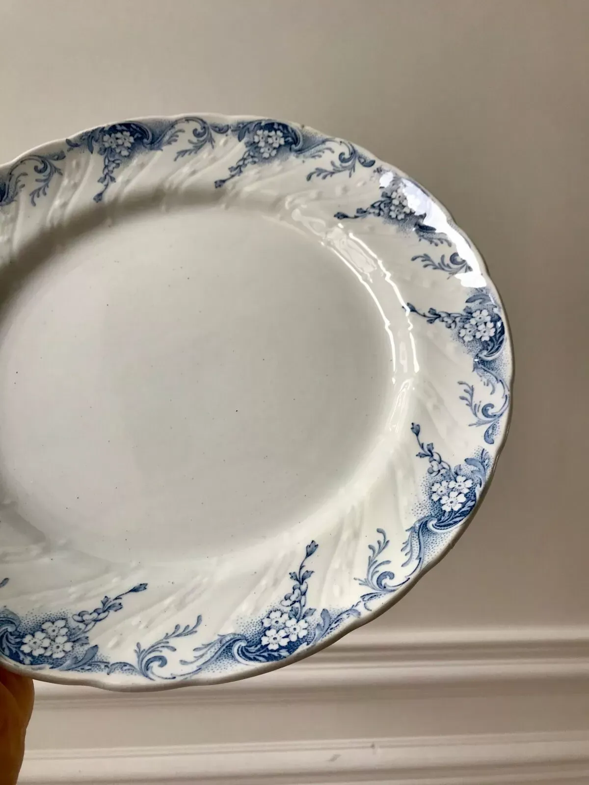 Illustration numéro 3 du produit Plat rond en Terre de Fer K&G Lunéville modèle ''Angèle'' fin XIXème