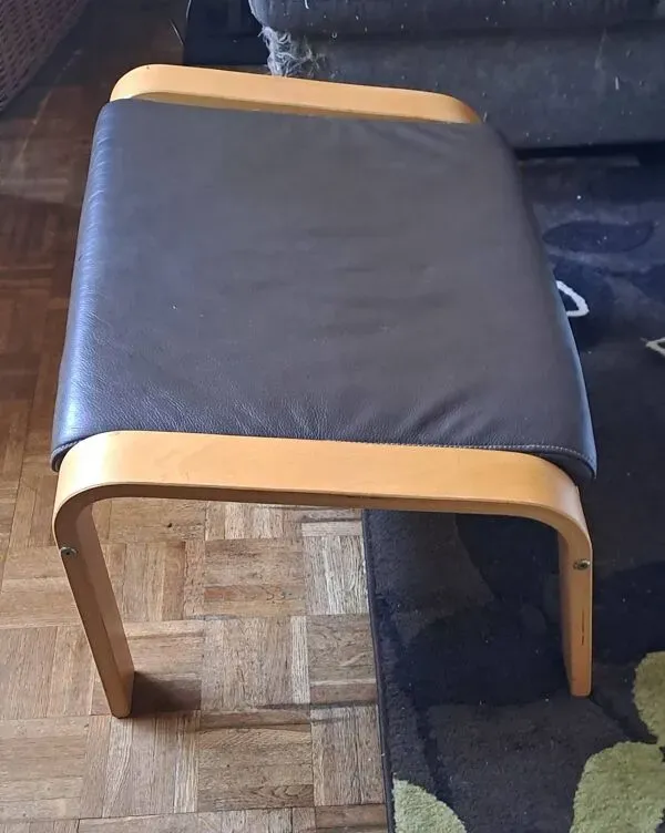 Illustration numéro 3 du produit Pouf repose pied ikea cuir 2000's france style scandinave modèle knisa colo