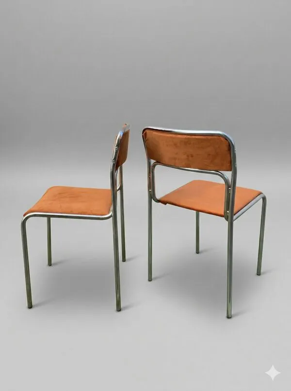 Illustration numéro 3 du produit Chaises chromées 70s – assise en velours orange