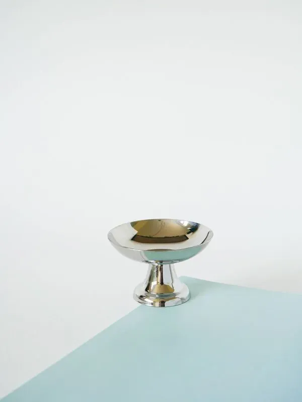 Illustration numéro 3 du produit Ensemble de 6 coupes en inox pieds haut et large, Design, 1970