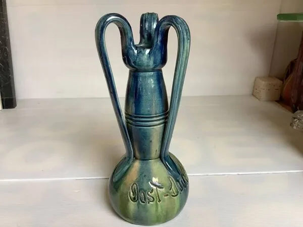 Illustration numéro 3 du produit Ancien vase 3 anses Oost Duinkerke style Thulin Belgium