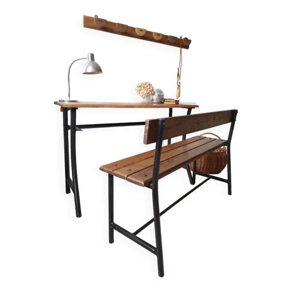 Illustration numéro 3 du produit Bureau d'écolier