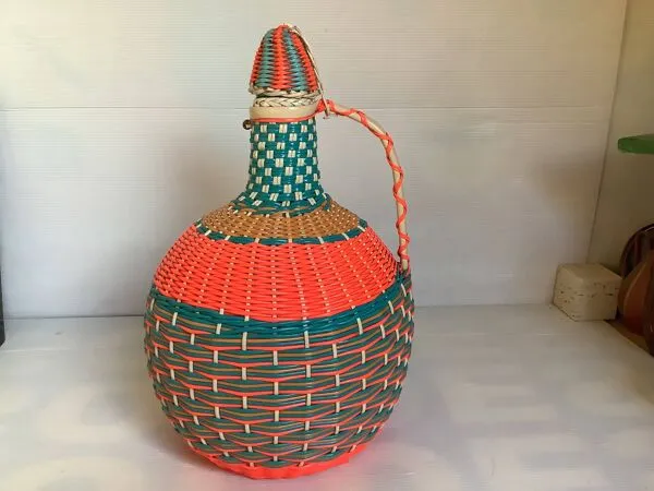 Illustration numéro 3 du produit Grande bouteille décorative de sol vintage