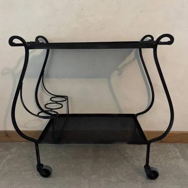 Illustration numéro 3 du produit Desserte noire en tôle perforée