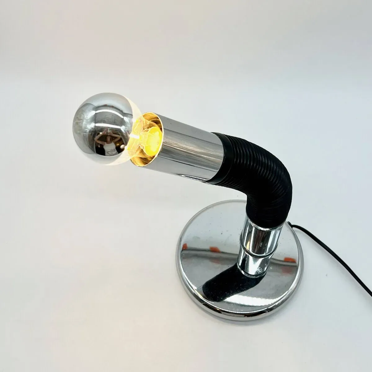 Illustration numéro 3 du produit Lampe « Elbow » en métal articulé par E. Bellini pour Targetti Sankey, Ital