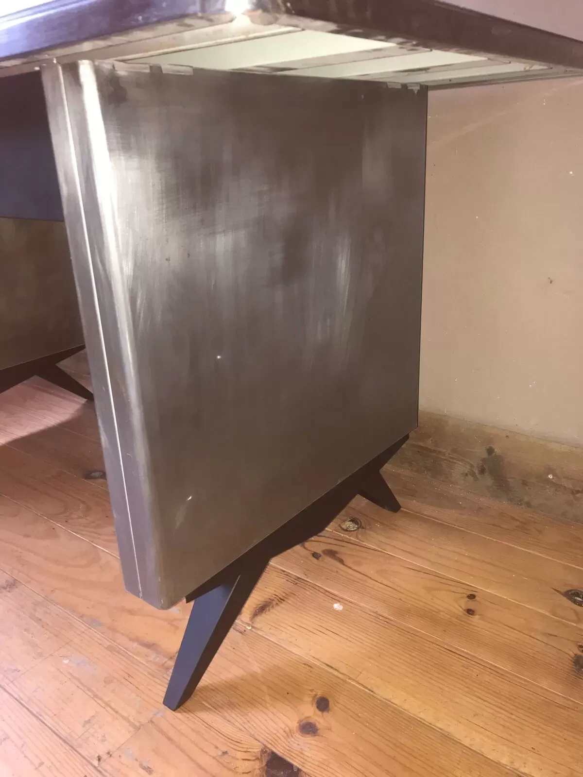 Illustration numéro 3 du produit bureau industriel 1950