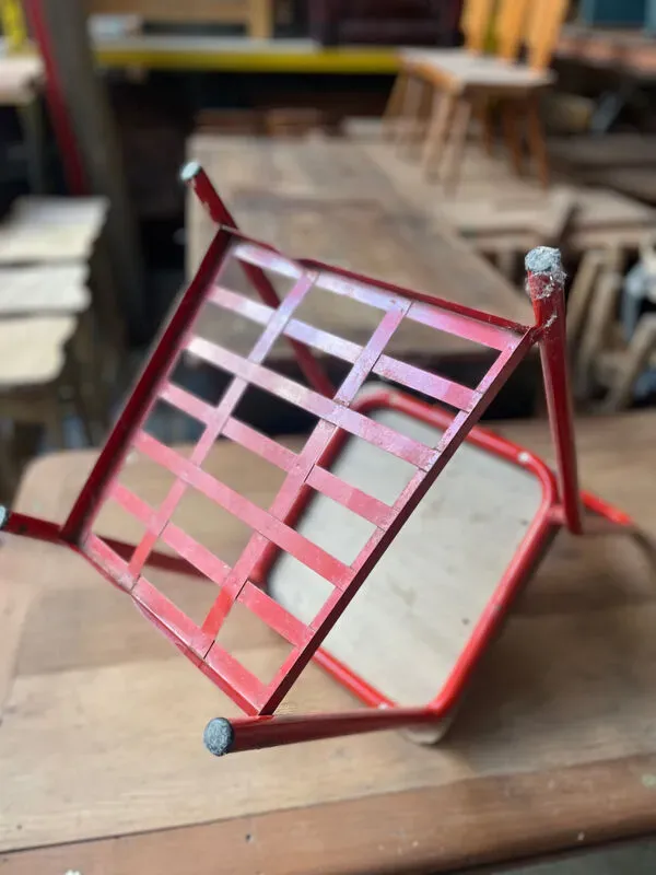 Illustration numéro 3 du produit Paire chaises table de nuit Tolix