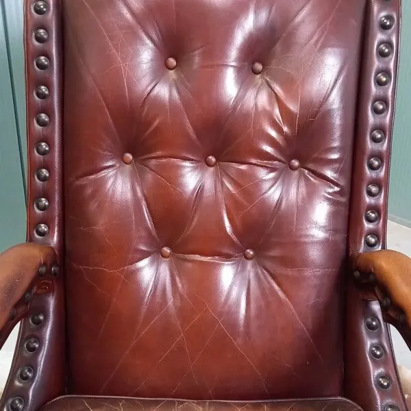 Illustration numéro 3 du produit Fauteuil de bibliothèque