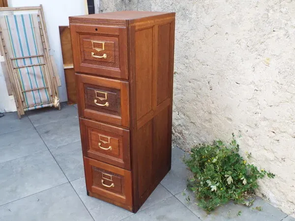 Illustration numéro 3 du produit Meuble de métier