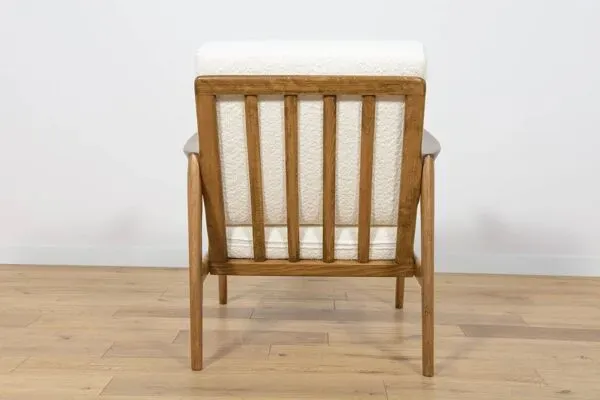 Illustration numéro 3 du produit Fauteuil modèle 300-139 du milieu du siècle de l'usine de Swarzędz, années 1960.