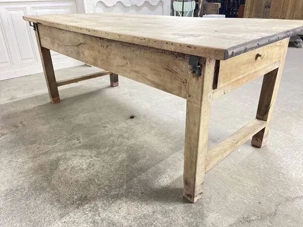 Illustration numéro 3 du produit Table de métier 1880 à tiroirs