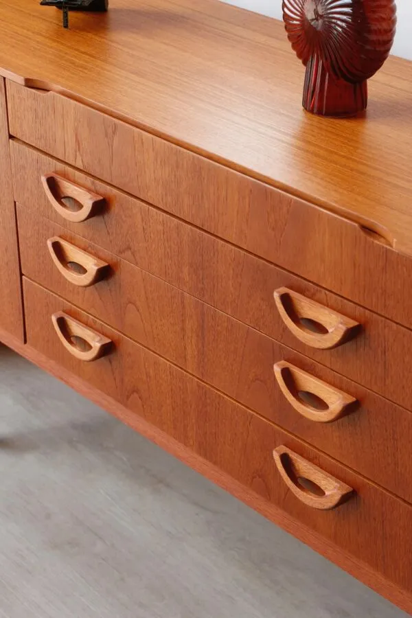 Illustration numéro 3 du produit Enfilade Beautility en teck, années 60