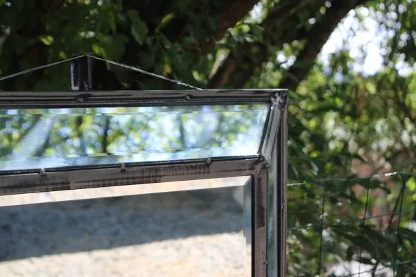 Illustration numéro 3 du produit Miroir vintage en métal à parcloses – 5 glaces biseautées