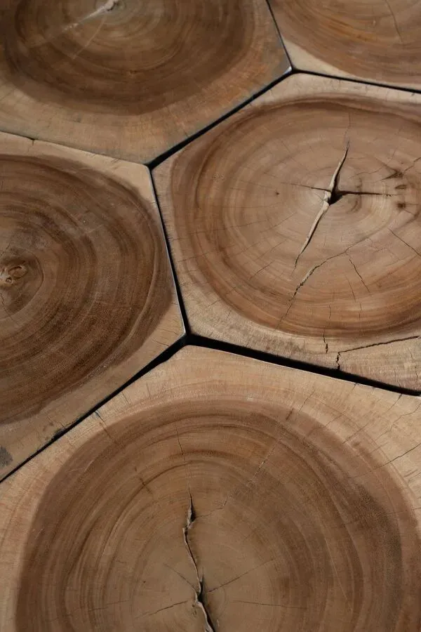 Illustration numéro 3 du produit Ensemble de 5 stools hexagonaux en suar bicolore formant mobilier d'appoint