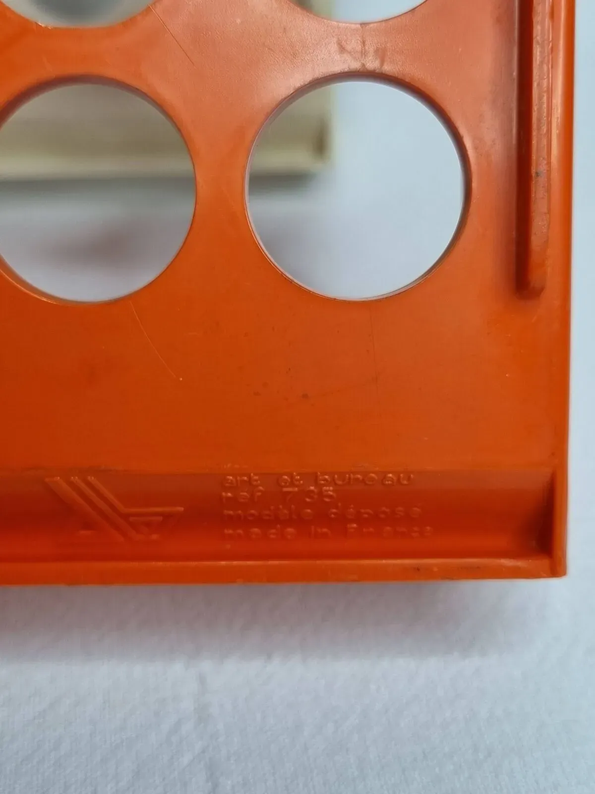 Illustration numéro 3 du produit Ensemble de 2 banettes à courrier design Roger Tallon, années 1970