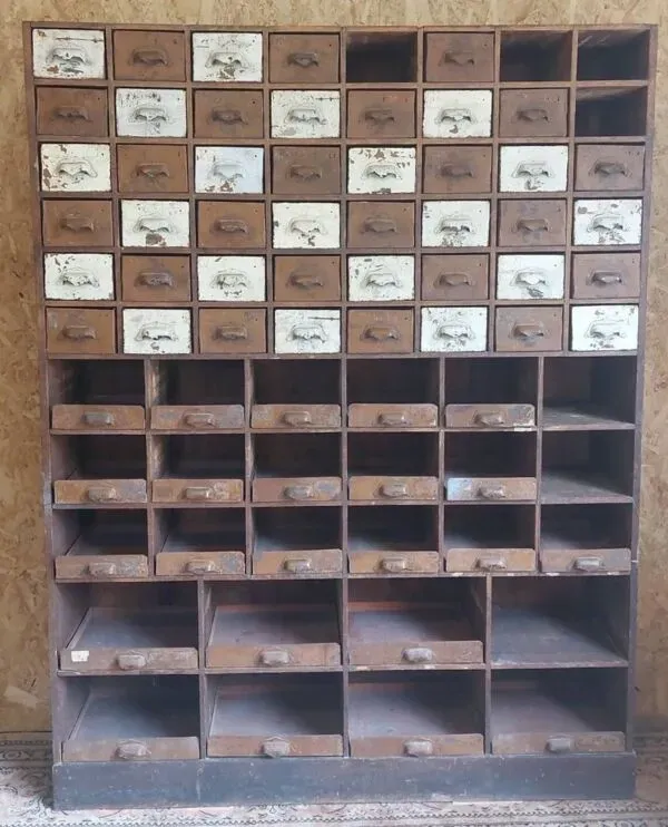 Illustration numéro 3 du produit Meuble de métier