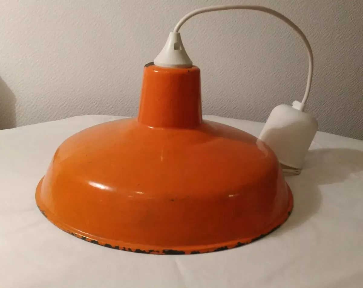 Illustration numéro 3 du produit Suspension industrielle 1960 métal émaillé