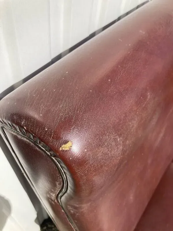 Illustration numéro 3 du produit Canapé 3 places en cuir patiné, style mid-century