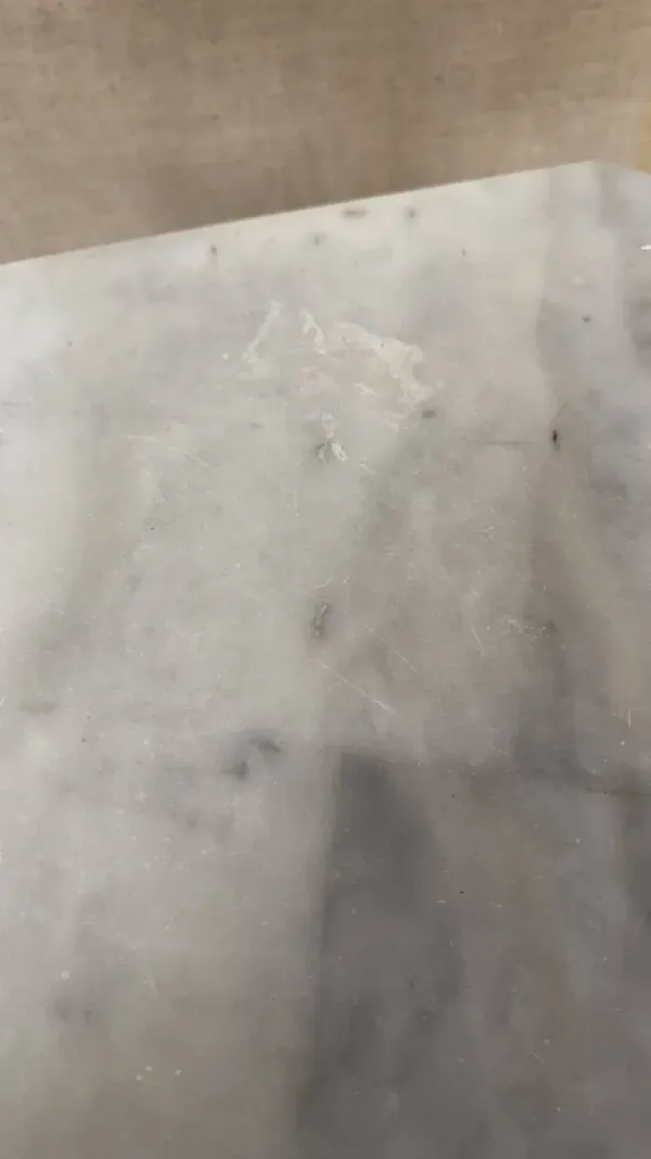 Illustration numéro 3 du produit Table à manger en marbre