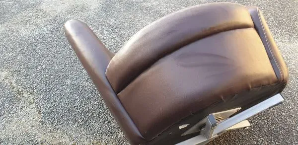 Illustration numéro 3 du produit Fauteuil desing  tournant de salon