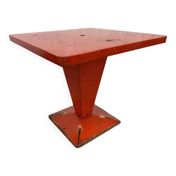 Illustration numéro 3 du produit Paire de tables Tolix modèle Kub des années 1950