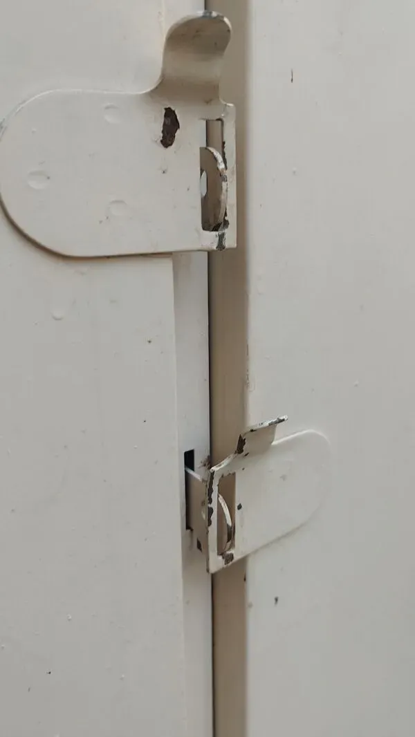 Illustration numéro 3 du produit Vestiaire vintage métal 2 portes