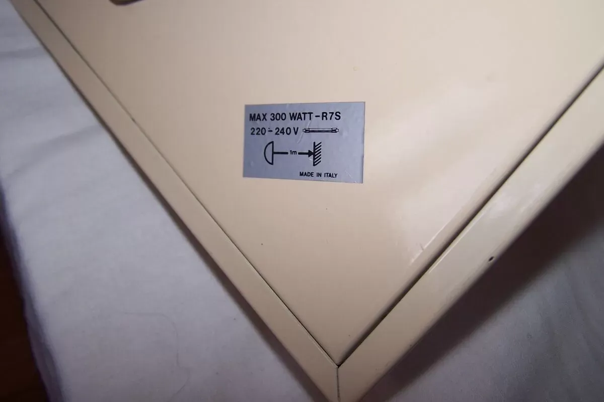 Illustration numéro 3 du produit Lustre à contrepoids italien des années 70