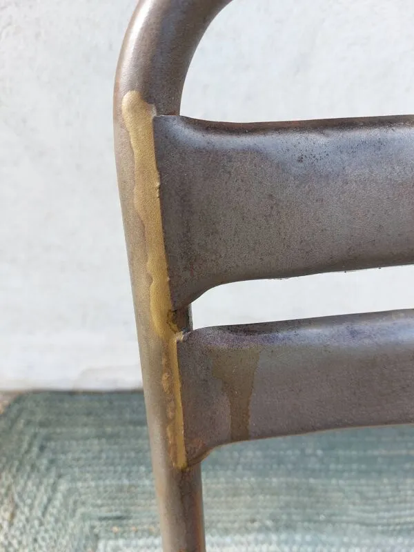 Illustration numéro 3 du produit 3 chaises en métal, style Tolix