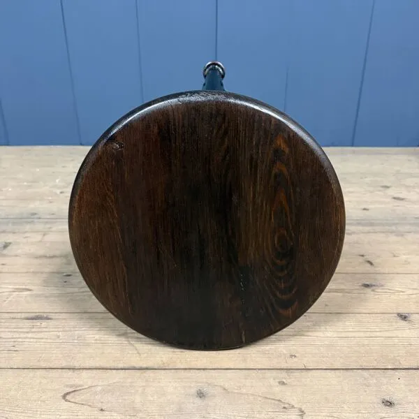 Illustration numéro 3 du produit Tabouret Rowac noir non marqué avec assise en bois foncé