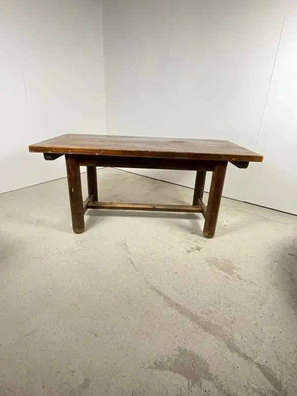 Illustration numéro 3 du produit Table en pin par Georges Robert