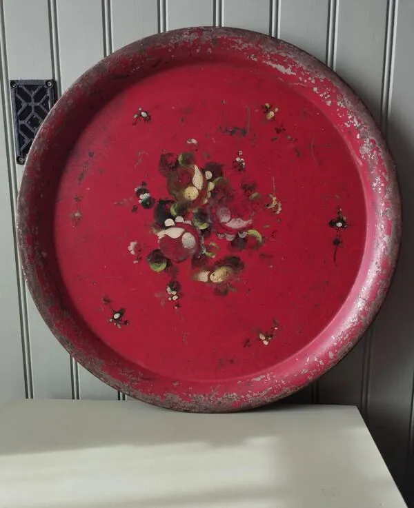 Illustration numéro 3 du produit Très grand plateau Napoléon III en tôle peinte