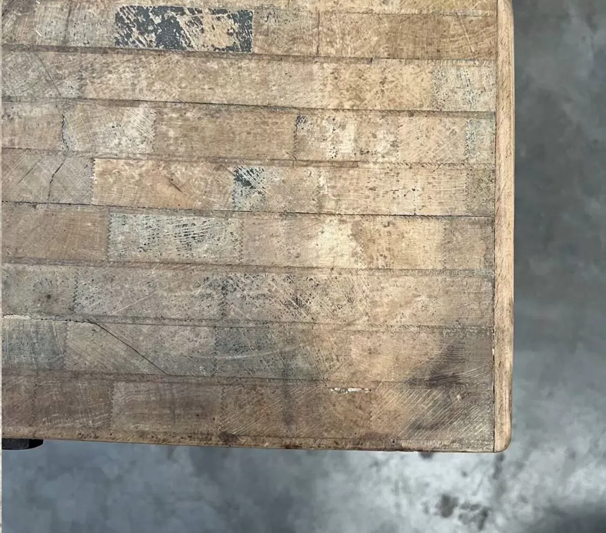 Illustration numéro 3 du produit Table industrielle