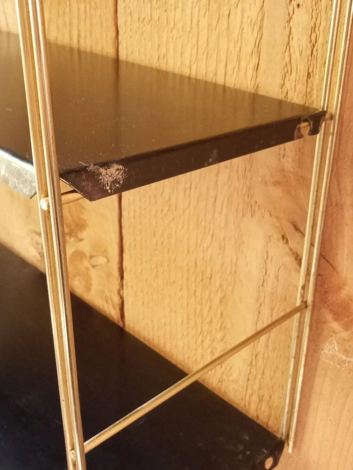 Illustration numéro 3 du produit Étagère string en métal noir, années 50-60