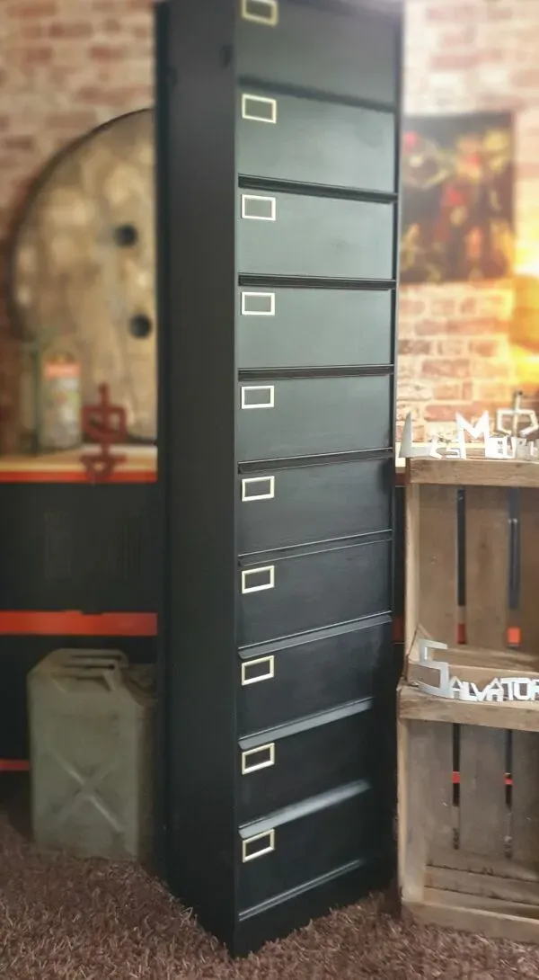 Illustration numéro 3 du produit Meuble industriel à 10 clapets en métal