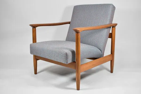 Illustration numéro 3 du produit Fauteuil polonais vintage, modèle GFM-142, années 1960, entièrement rénové, tissu gris