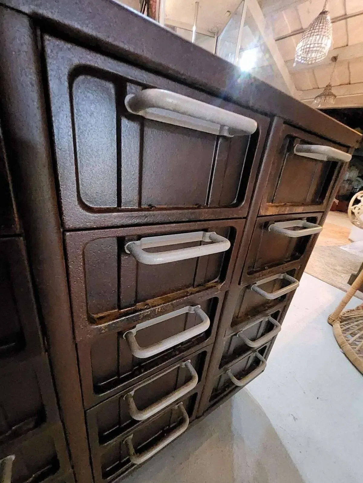 Illustration numéro 3 du produit Meuble de métiers