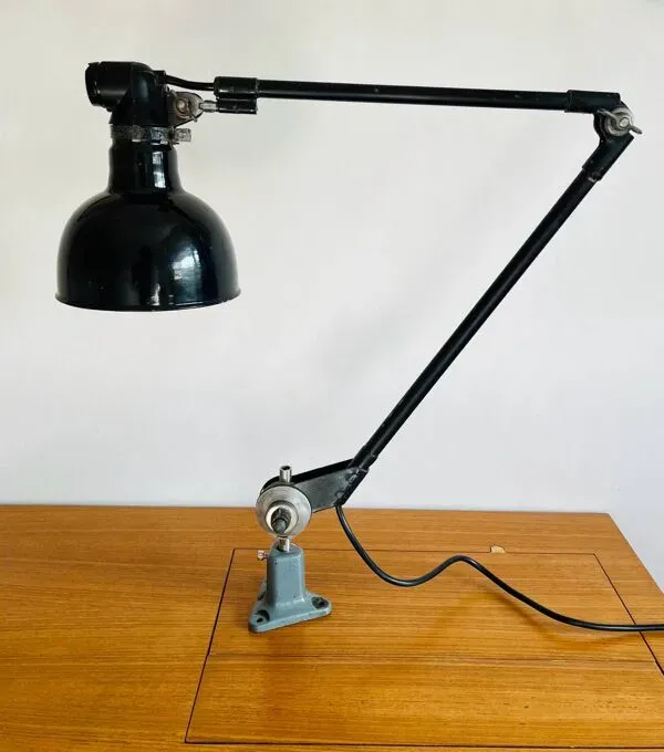 Illustration numéro 3 du produit Ancienne lampe industrielle Rademacher