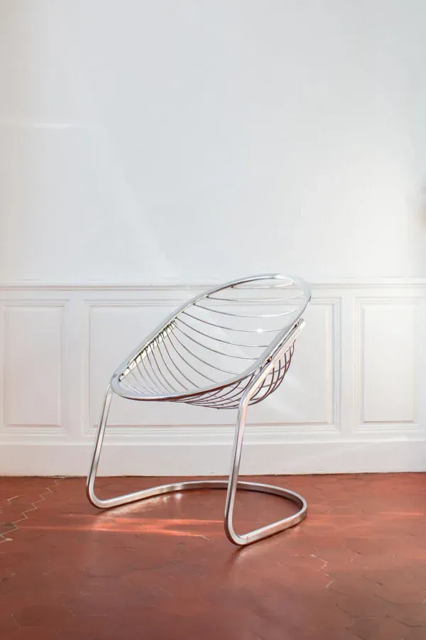 Illustration numéro 3 du produit Fauteuil Egg par Gastone Rinaldi