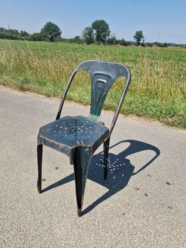 Illustration numéro 3 du produit Lot de 8 chaises Multipl's années 50 par Joseph Mathieu