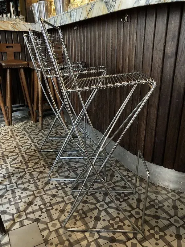 Illustration numéro 3 du produit Tabouret de bar en métal