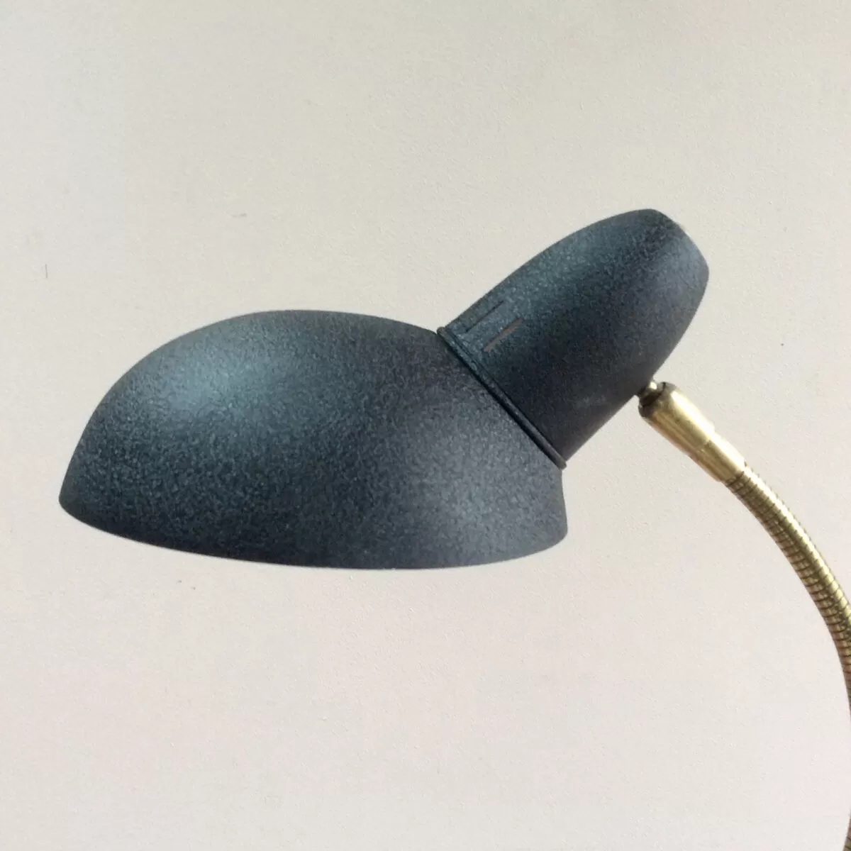 Illustration numéro 3 du produit Lampe à poser vintage 60s