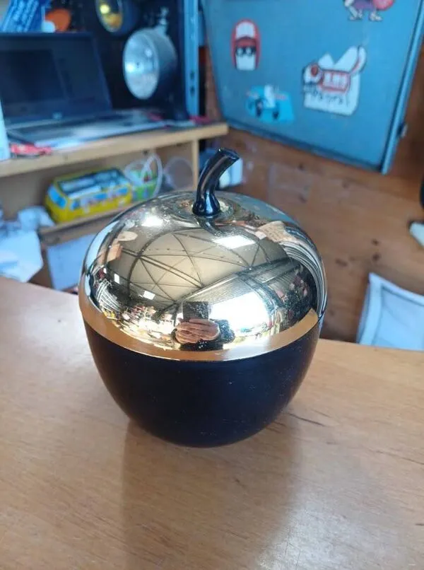 Illustration numéro 3 du produit Seau à glace Pomme Vintage - Freddotherm (Design Space Age) ​