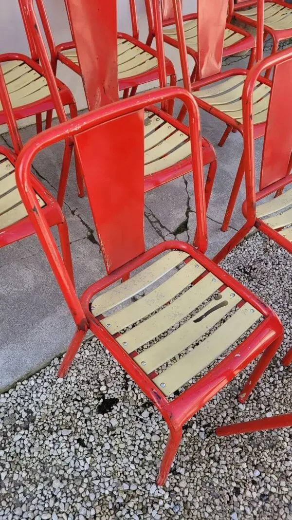 Illustration numéro 3 du produit Série de 12 chaises de bistrot Tolix de Xavier Pauchard modèle T4 - 1950s