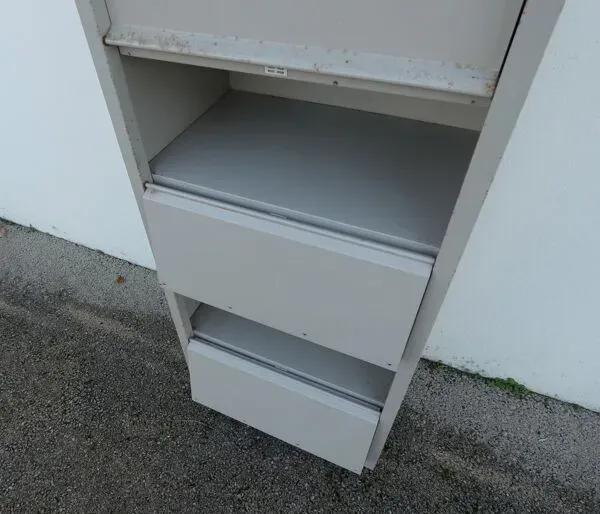 Illustration numéro 3 du produit Casier de rangement en métal