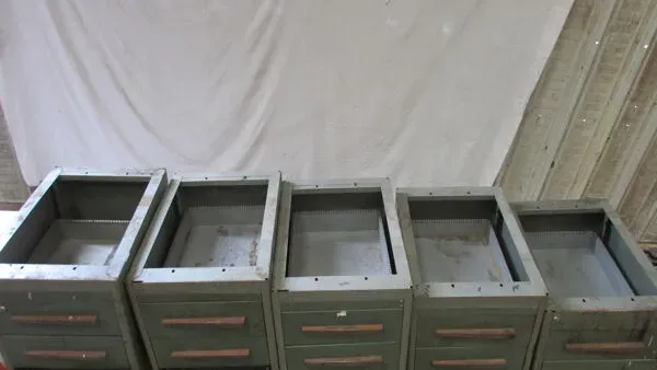 Illustration numéro 3 du produit Lot de 5 casiers métalliques