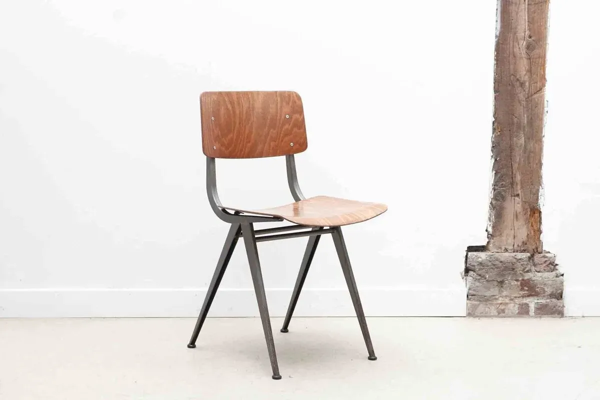 Illustration numéro 3 du produit Chaise style Friso Kramer chêne et gris