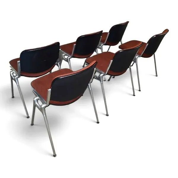 Illustration numéro 3 du produit Chaises DSC 106 par Giancarlo Piretti pour Castelli – Circa 1970