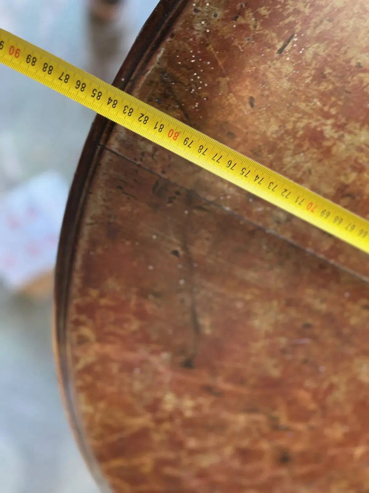 Illustration numéro 3 du produit Table, guéridon ancien en bois et fer forgé