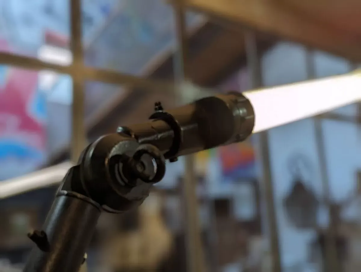 Illustration numéro 3 du produit Lampadaire industriel Toulemonde garage aéronautique